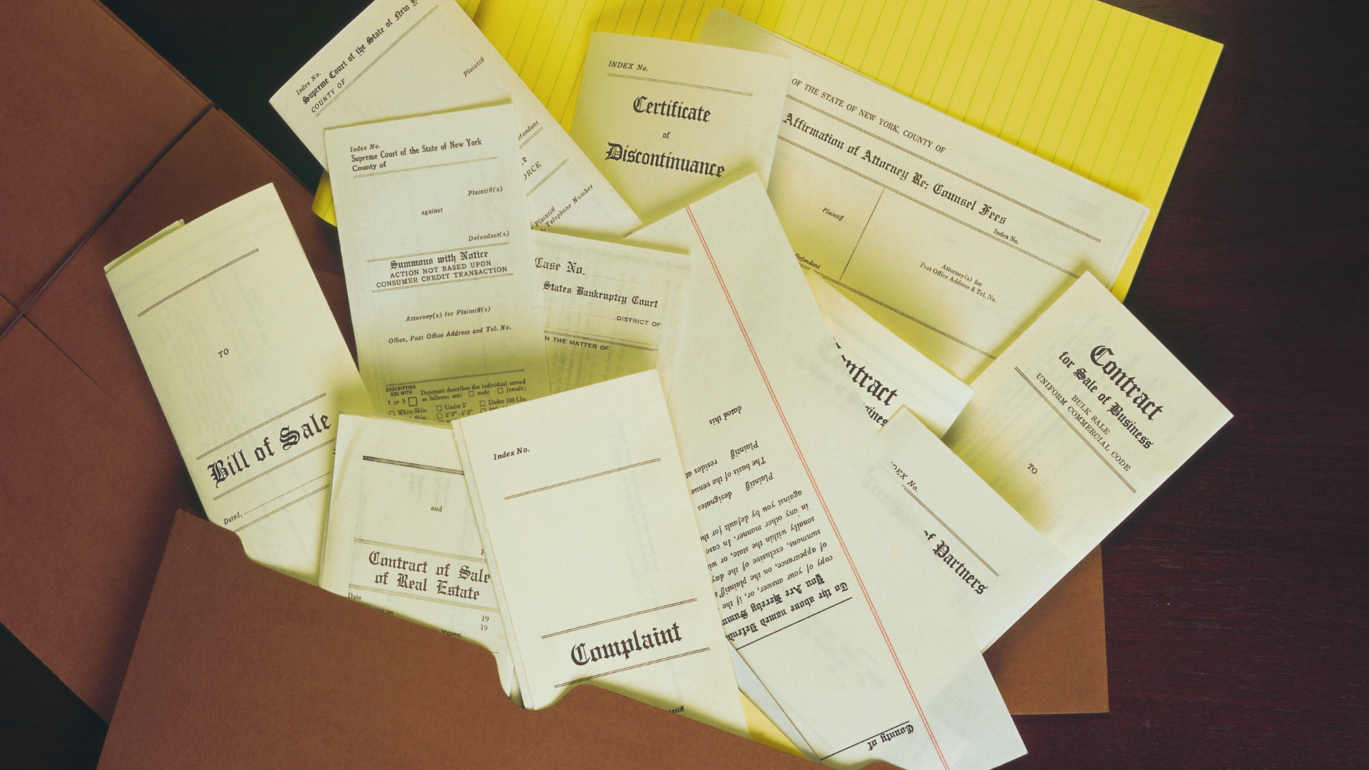 Documentos jurídicos espalhados